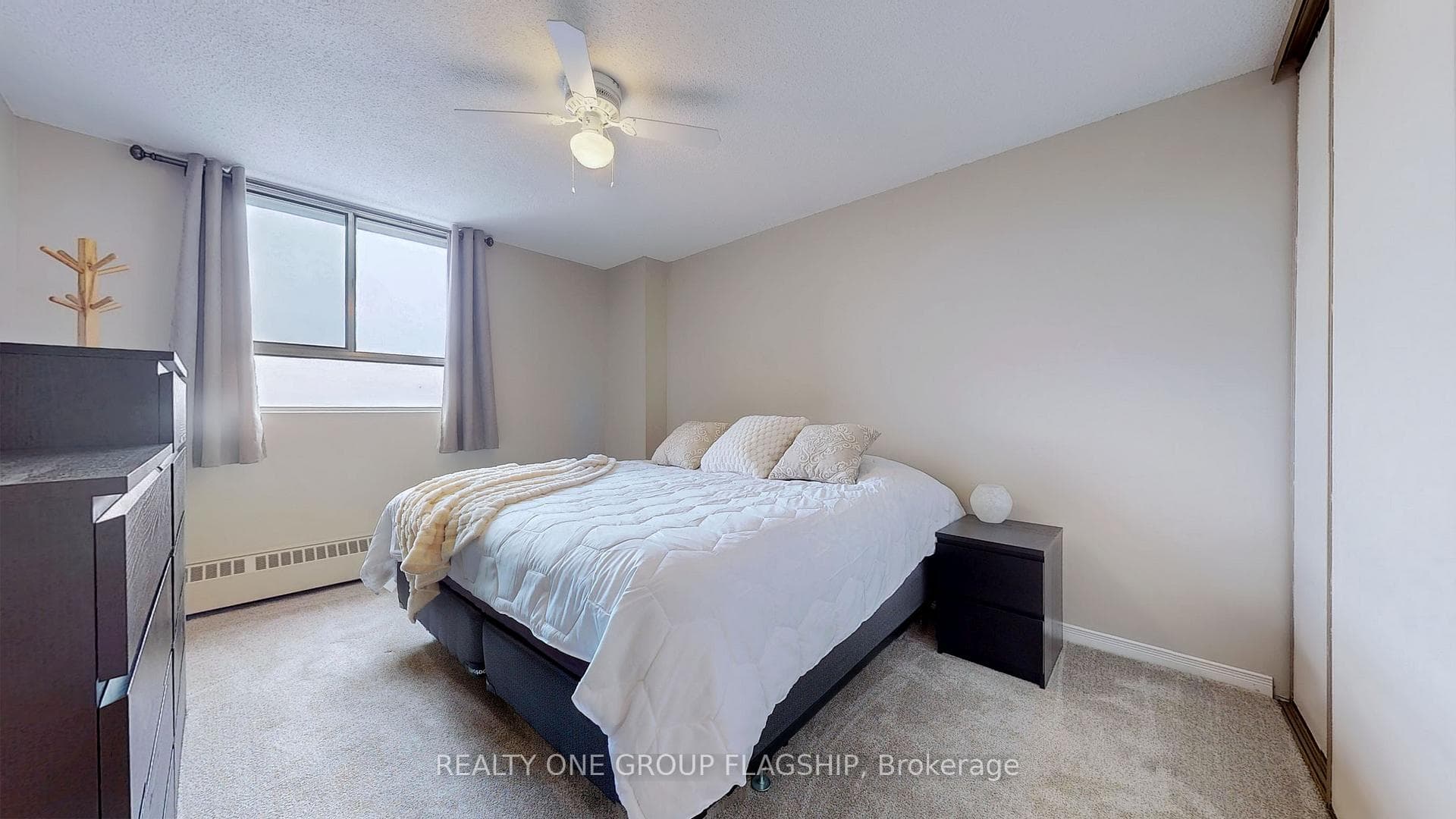 225 Harvard Place Unit 1605 photo 15