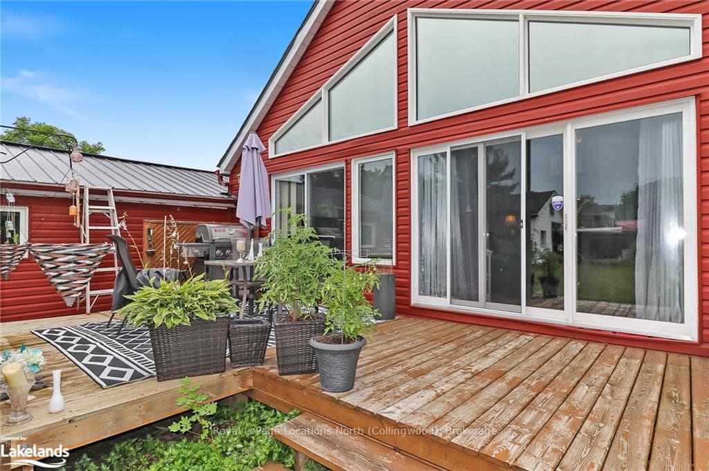 227 HURON Street photo 10