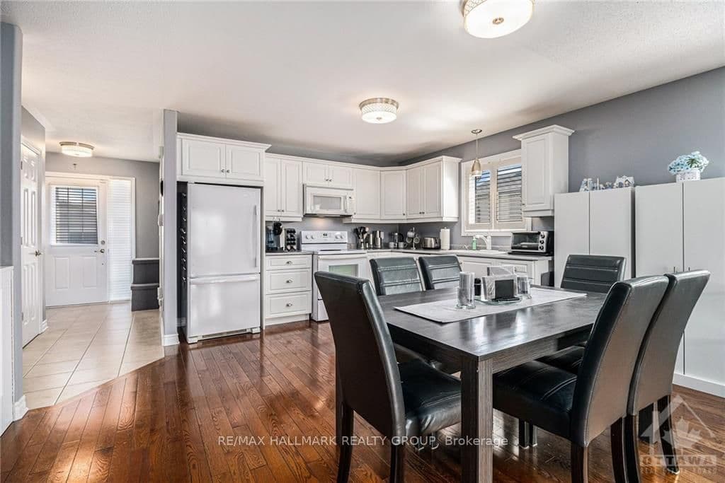 38 LEE Avenue photo 6