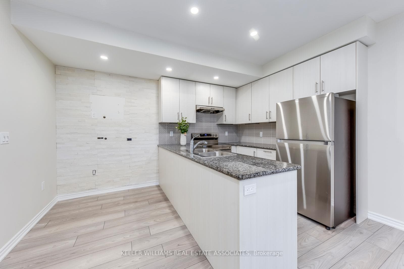 70 Halliford Place Unit 402 photo 12