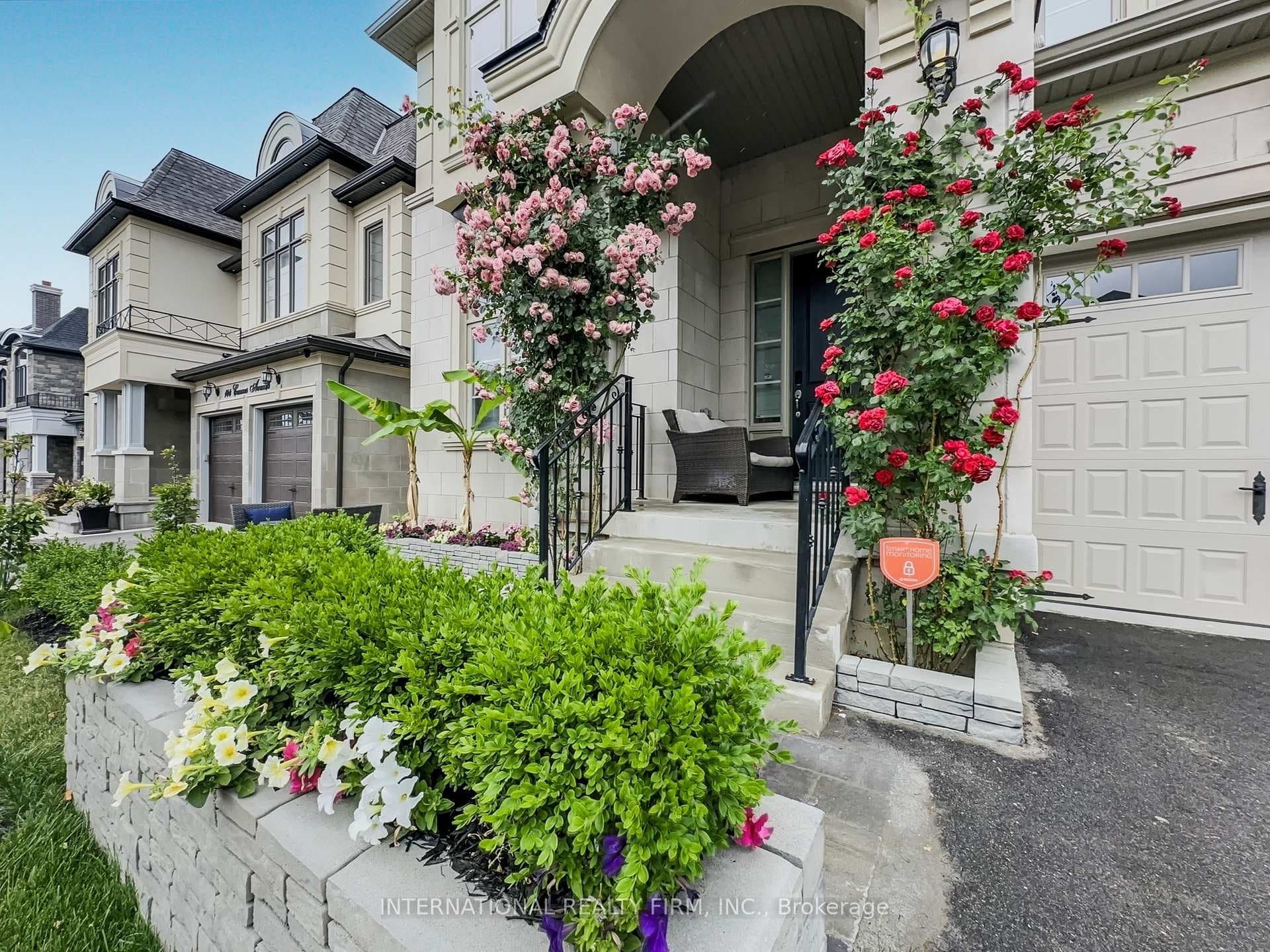 150 Cannes Avenue photo 8