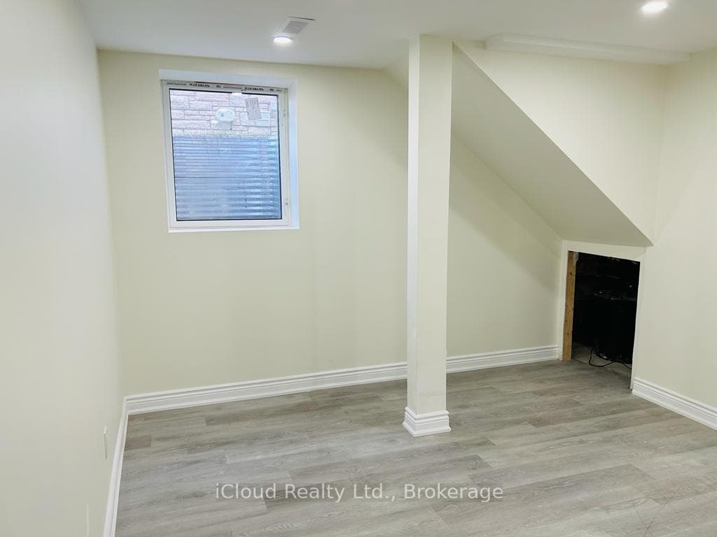 35 Brixham Lane Unit BASEMENT UNIT photo 5