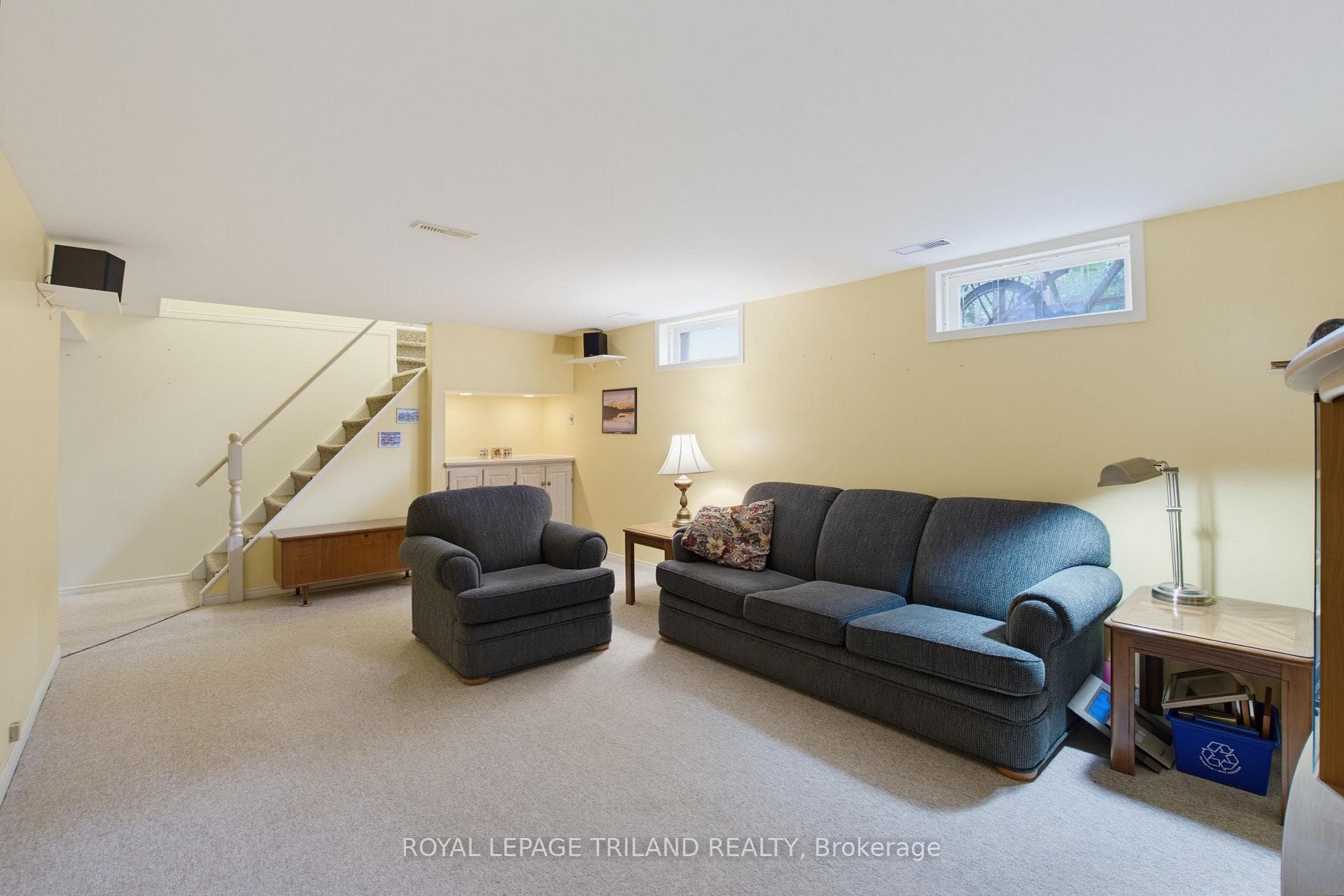 115 Champlain Crescent photo 18