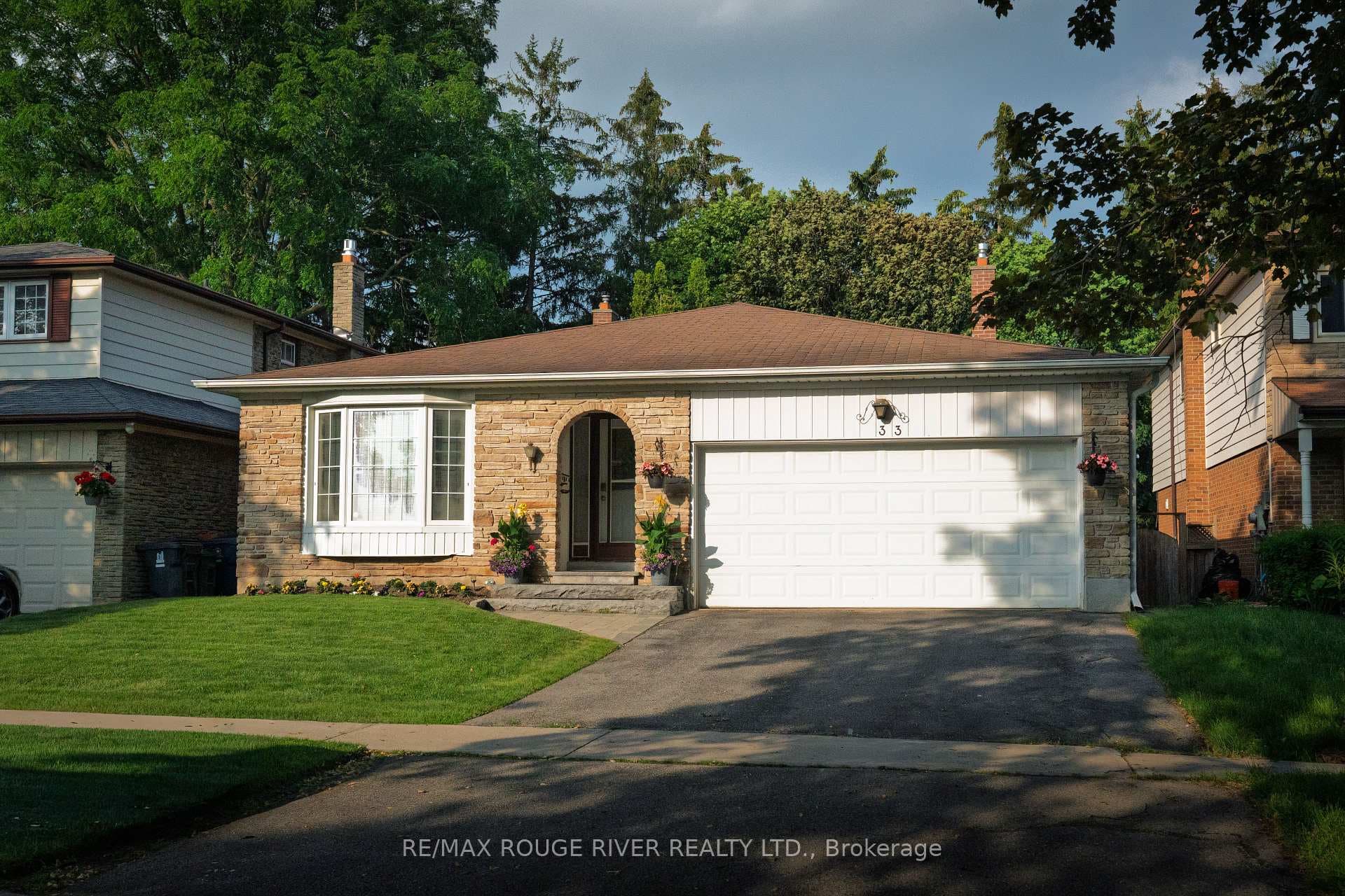 33 Pepper Tree Drive photo 1
