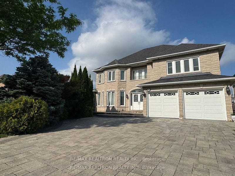 21 Goldring Crescent photo 1