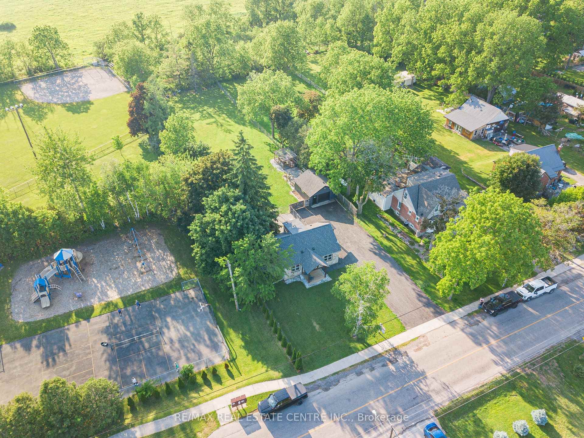 1235 Sheffield Road photo 4