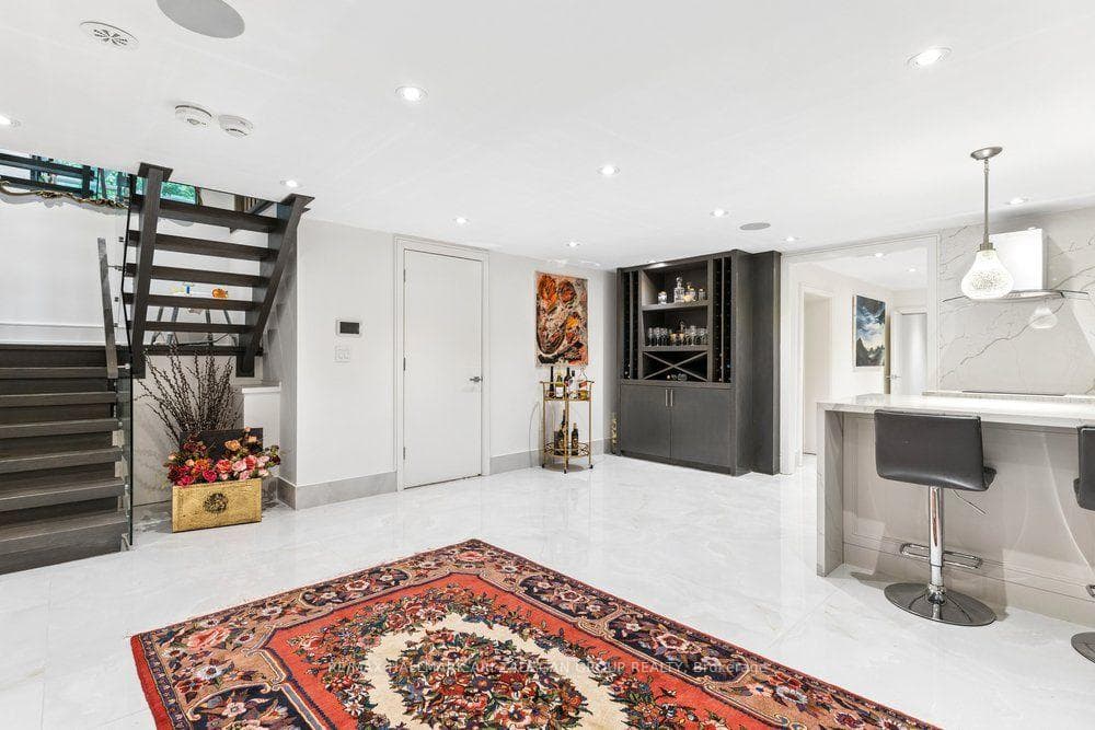 150 Sandringham Drive Unit . photo 42