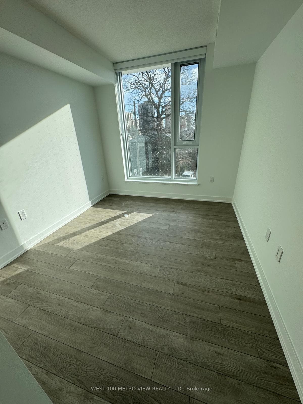 556 Marlee Avenue Unit 307 photo 5