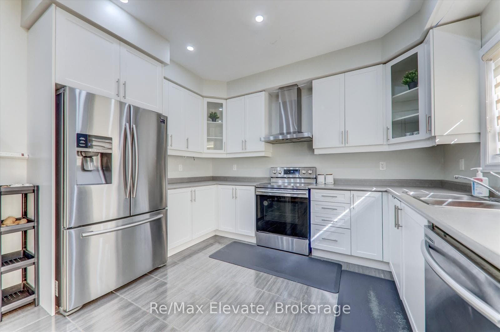 106 Noden Crescent photo 12