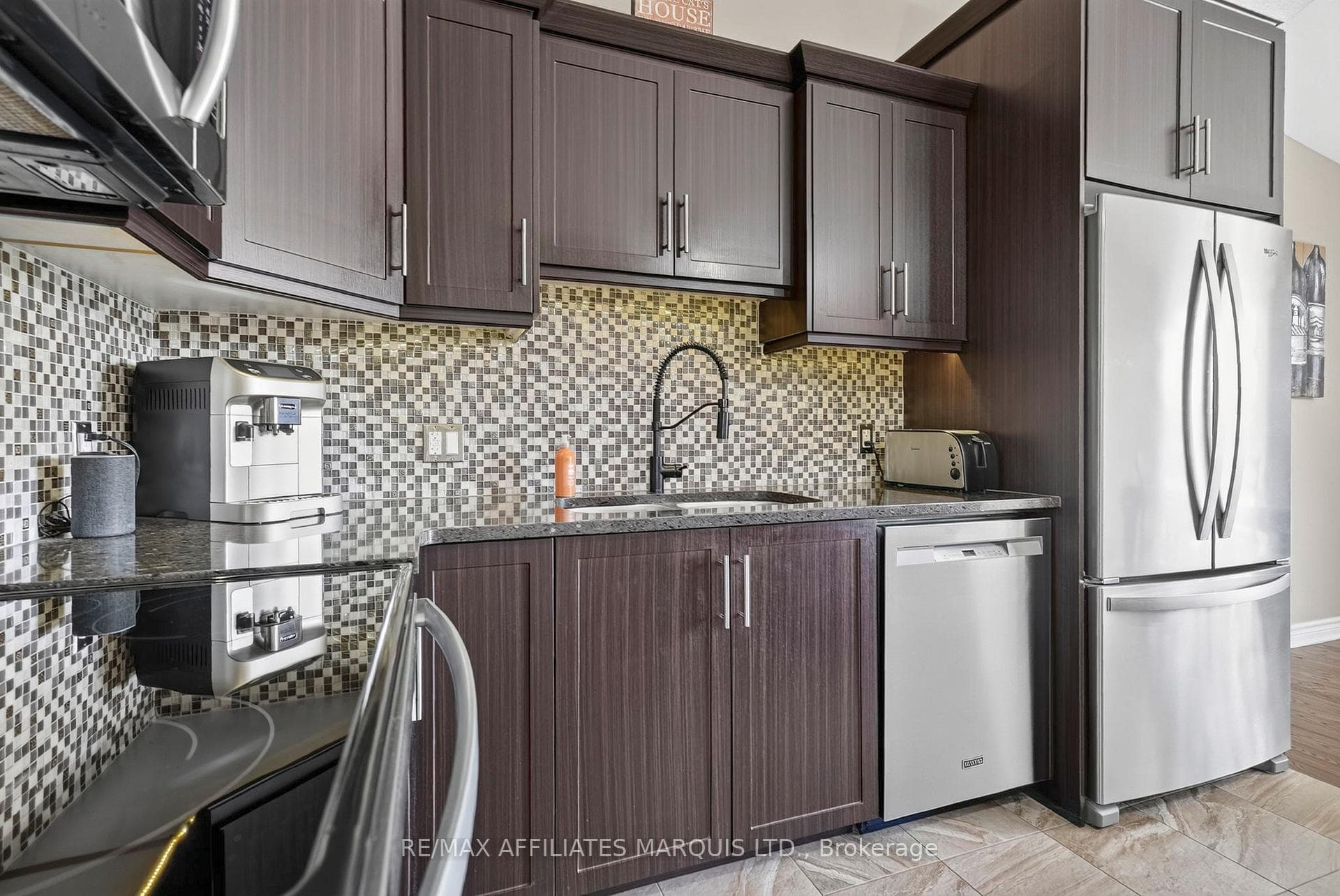 50 Cameron Crescent photo 14