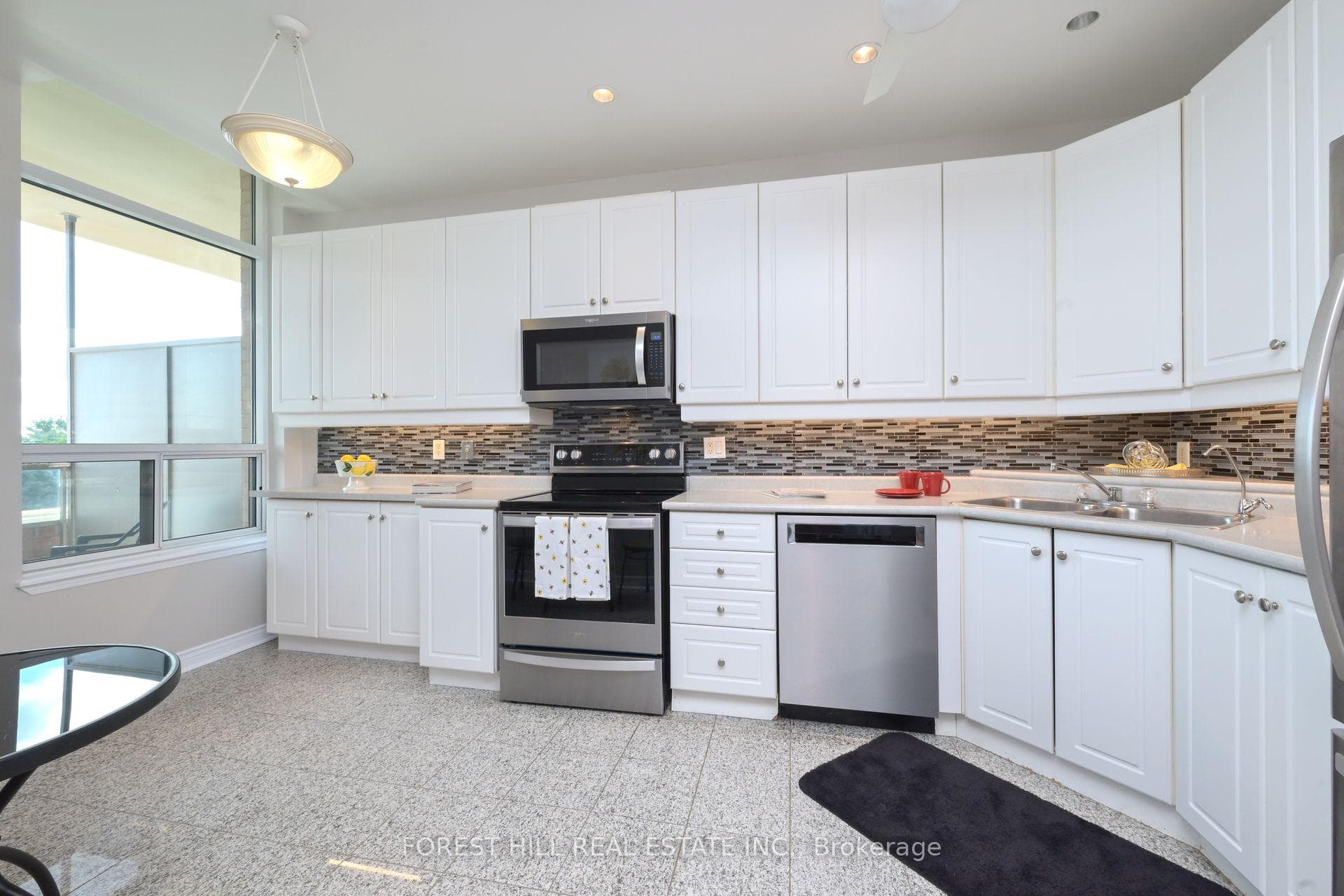 4 Briar Hill Heights Unit 507 photo 5