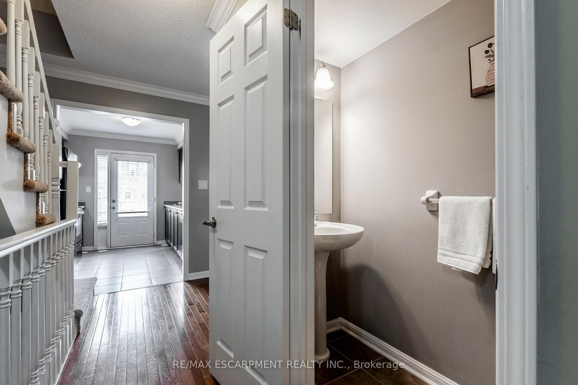 280 Wetenhall Landing photo 15