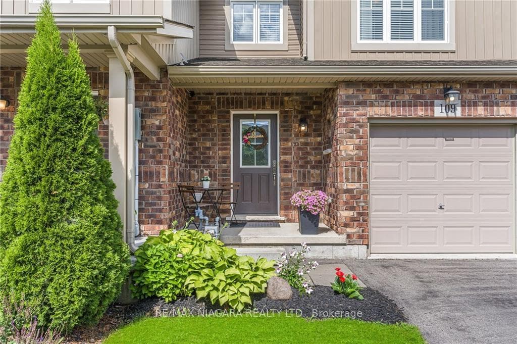 109 Roselawn Crescent photo 2