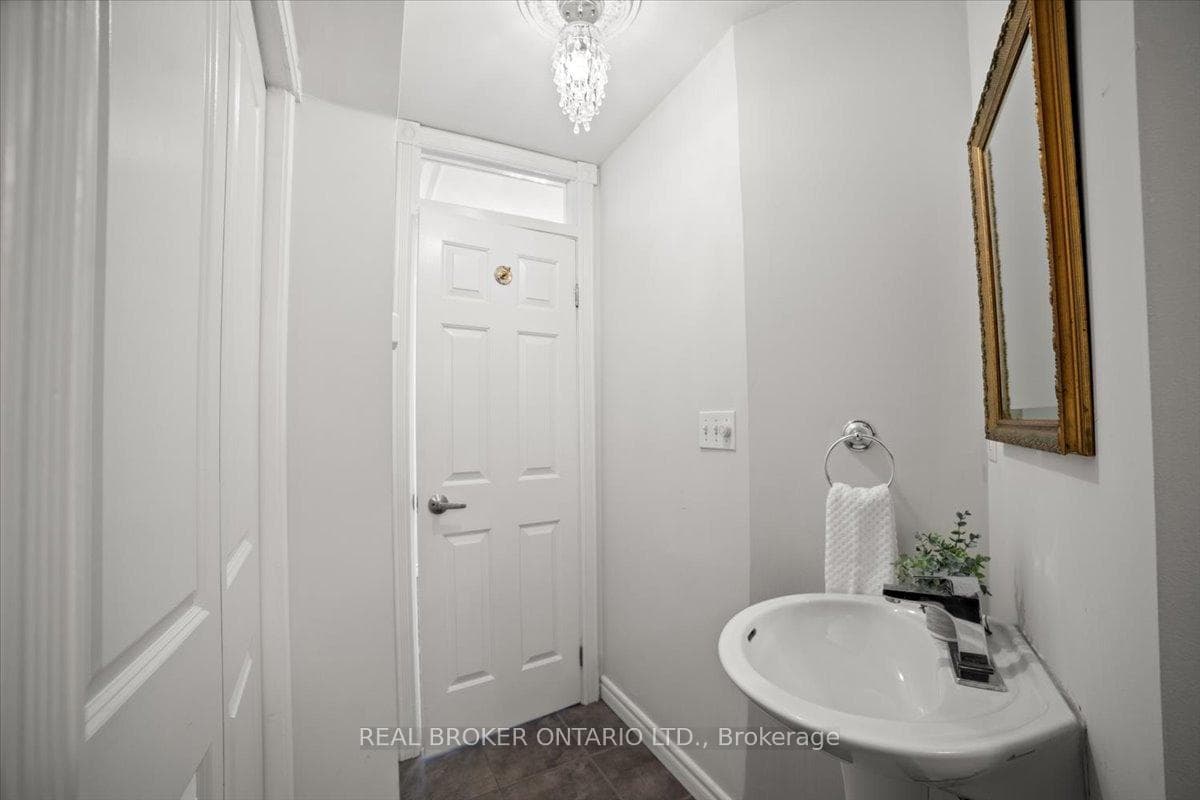 210C Avenue Road Unit Th 09 photo 23