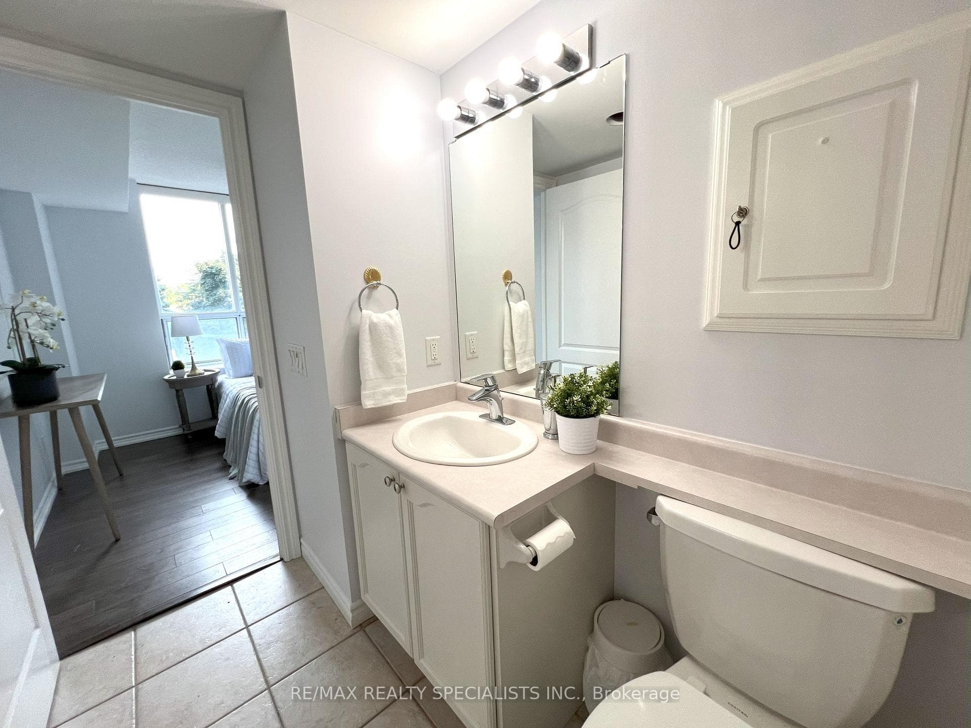 4640 Kimbermount Avenue Unit 209 photo 15