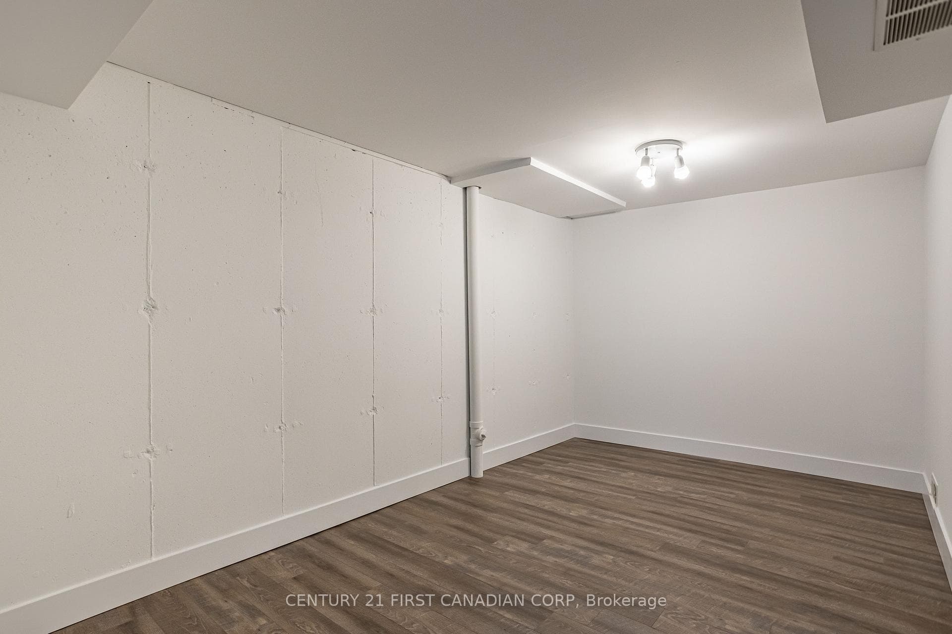 591 Griffith Street Unit 13 photo 26
