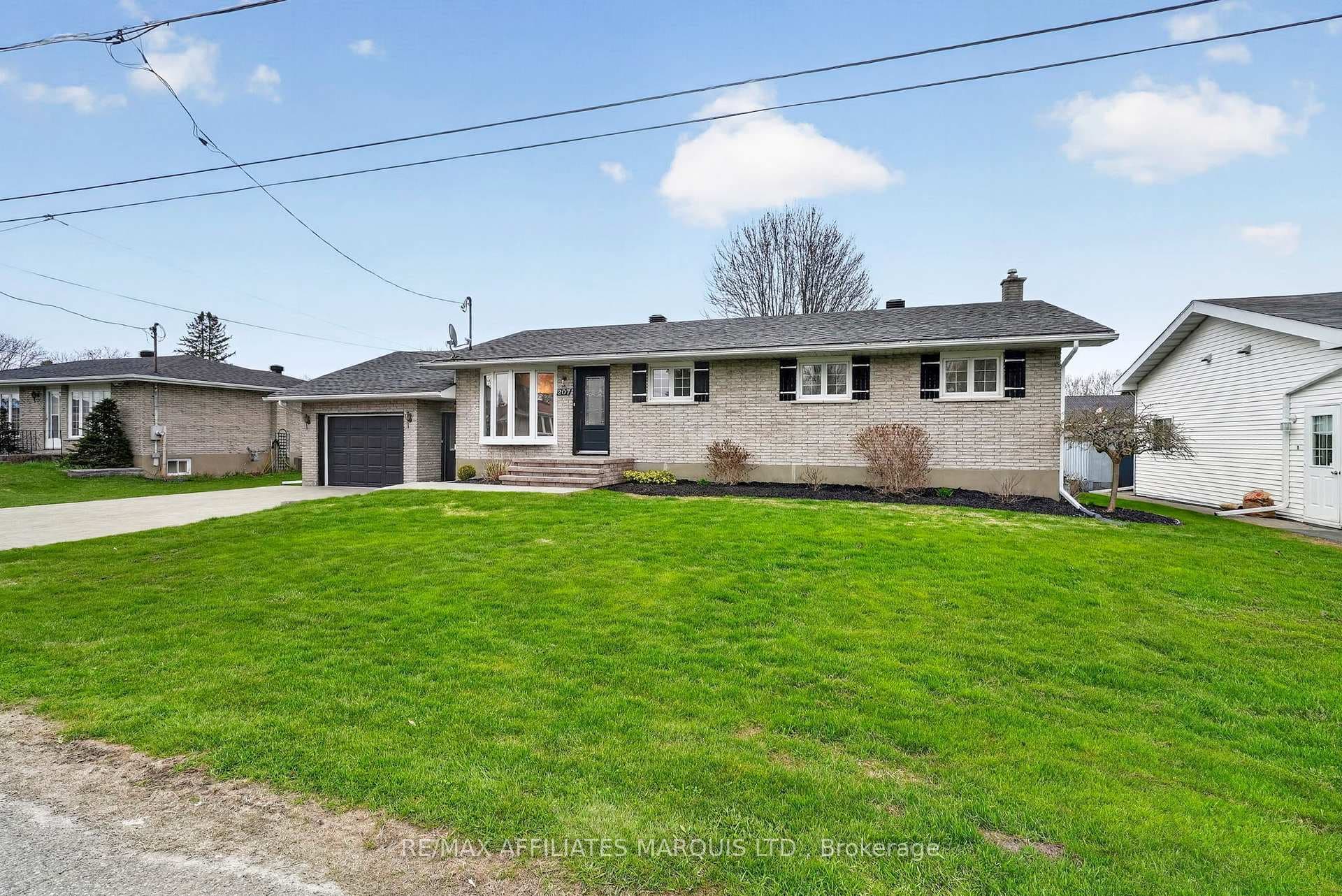 207 McKenzie Street photo 3