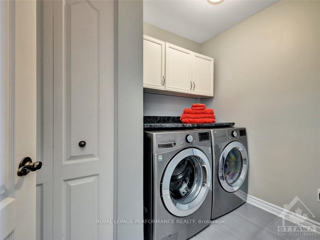 248 OLDE TOWNE Avenue photo 15