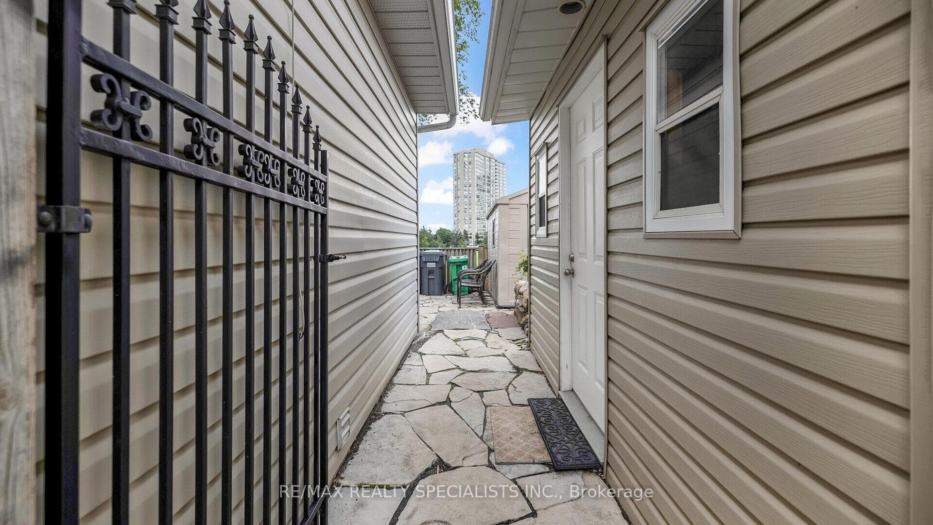 12 Huntington Court photo 33