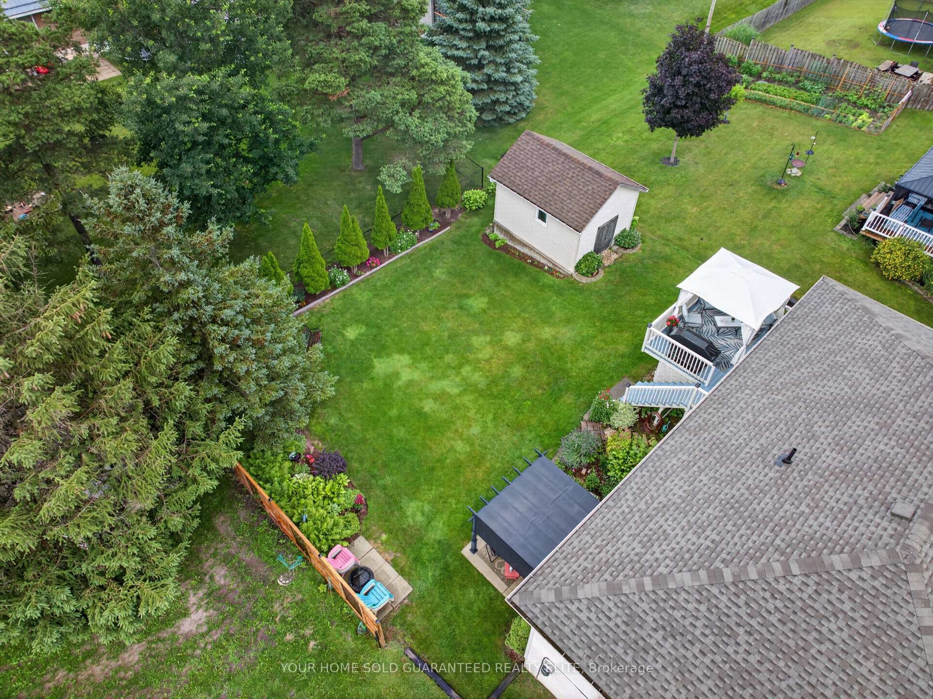 213 Margaret Street photo 39