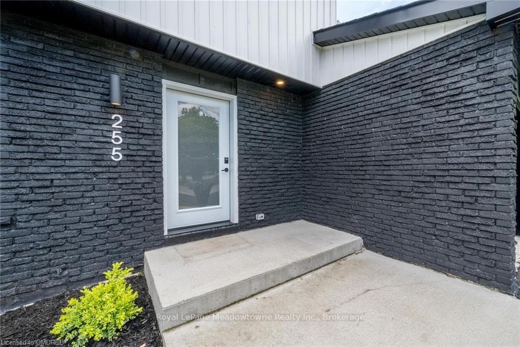 255 MCDONALD Boulevard photo 3