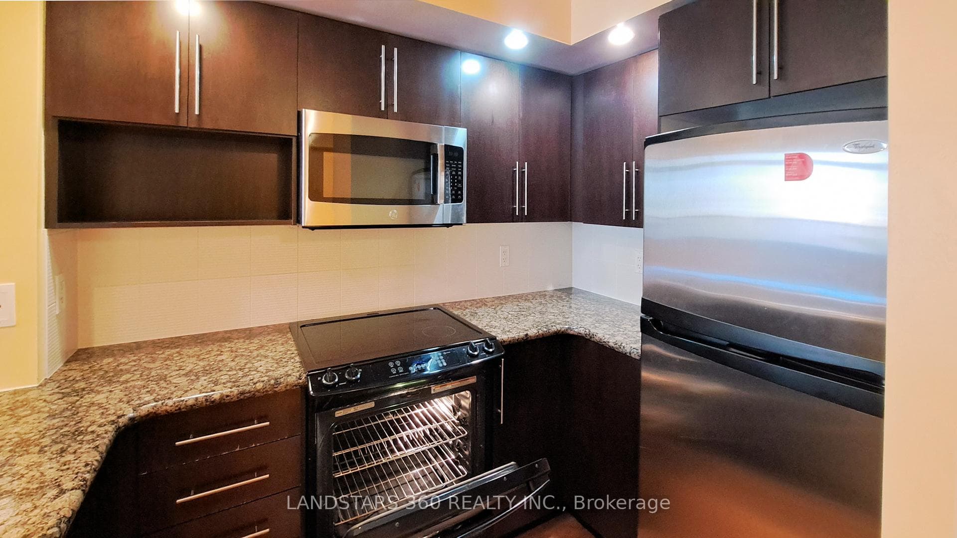 Neat and Tidy Kitchen