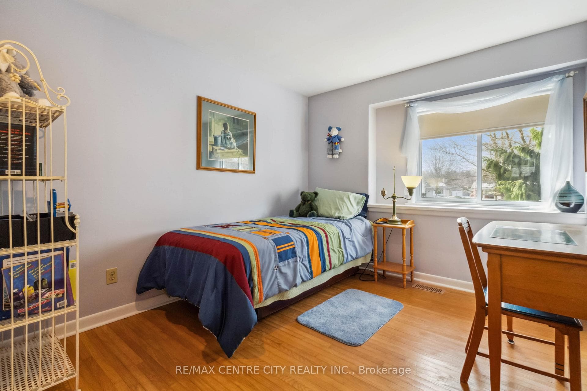 507 Regal Court photo 15