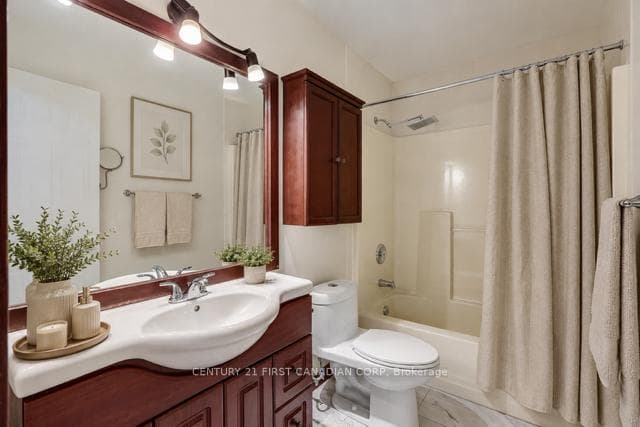 604 Talltree Crescent photo 18