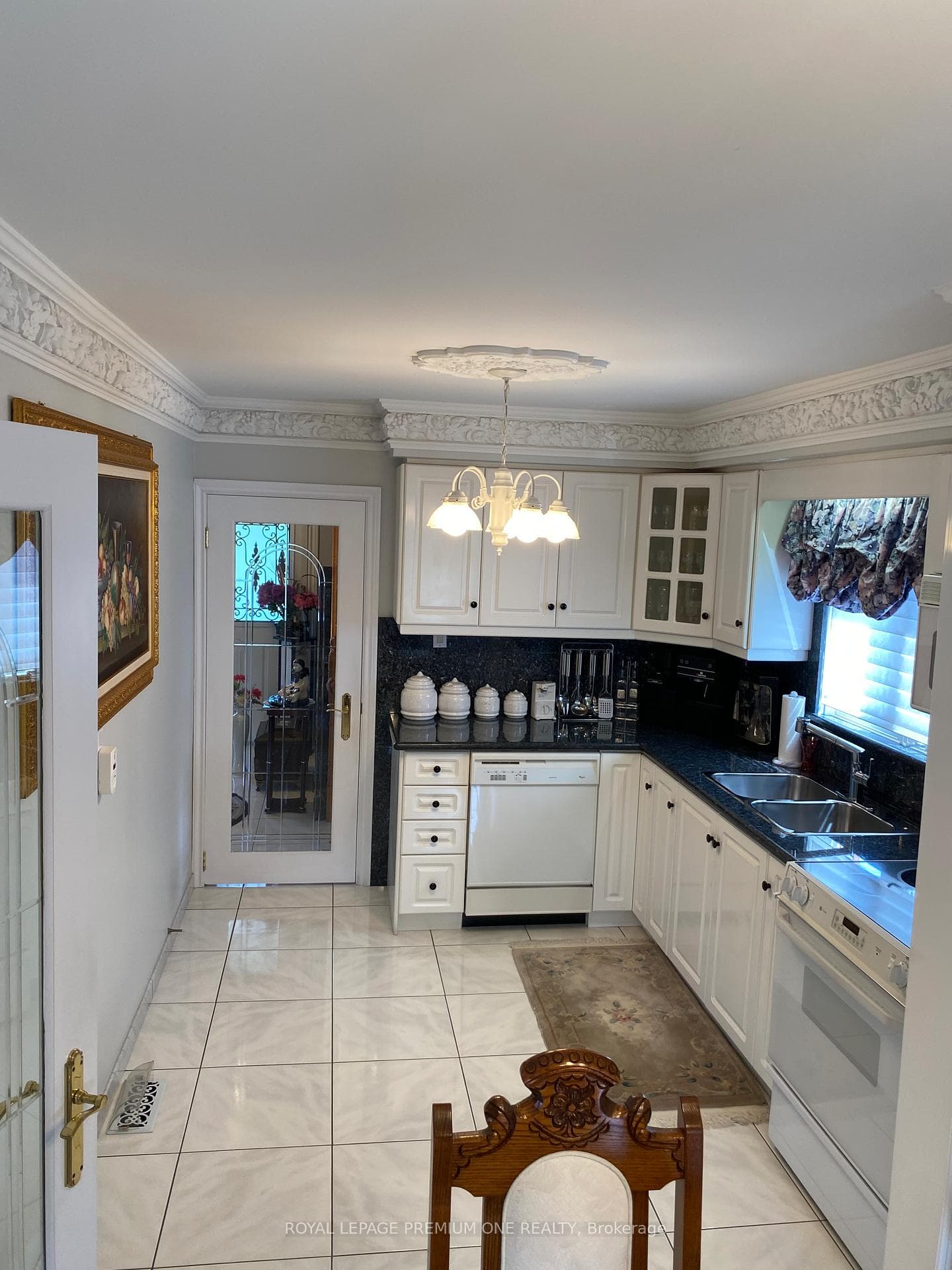85 Giltspur Drive photo 11