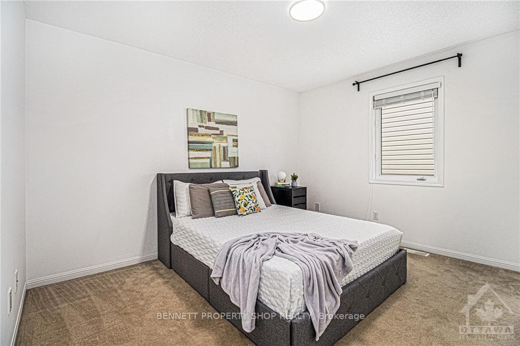 507 BRETBY Crescent photo 21