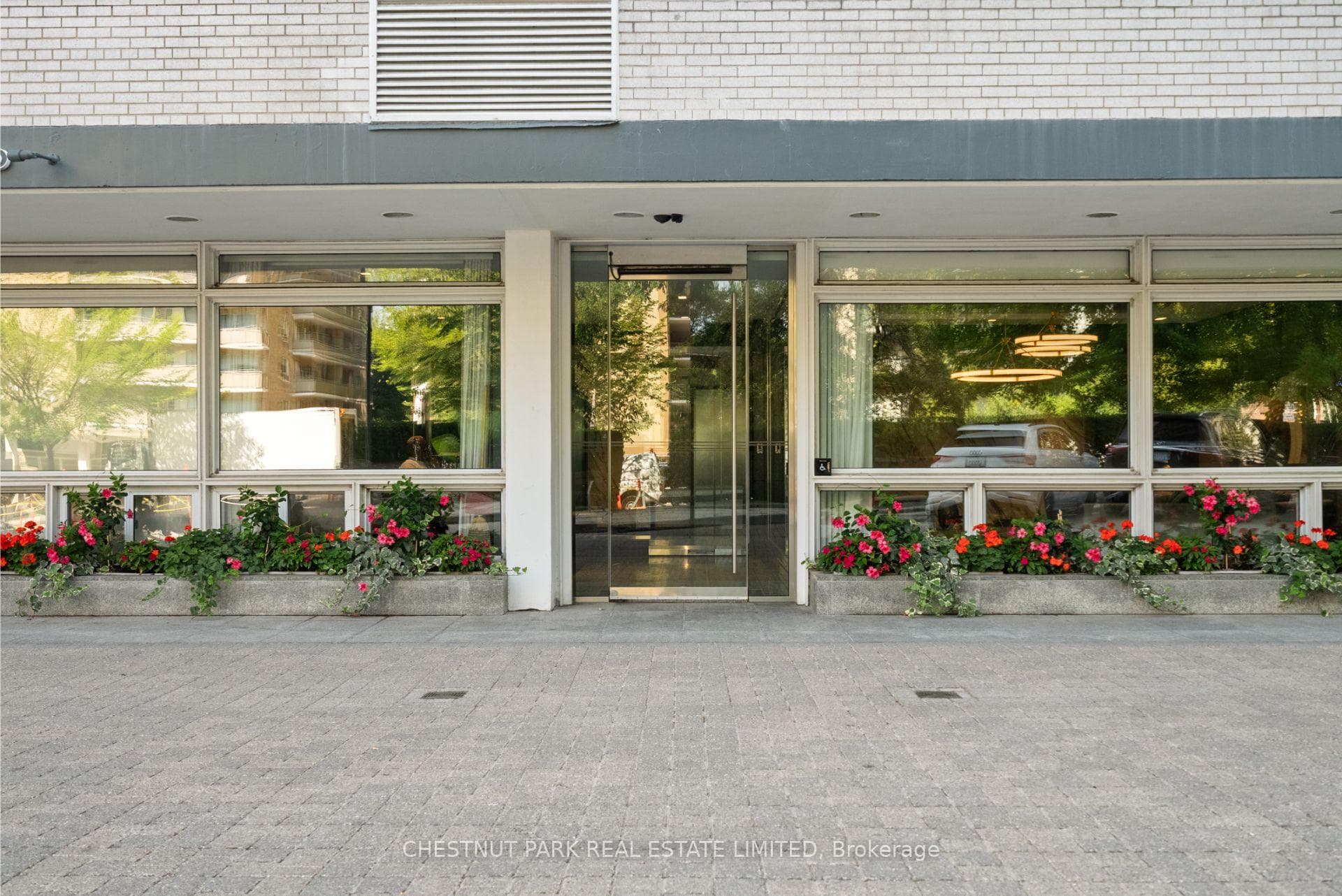 500 Avenue Road Unit 602 photo 27