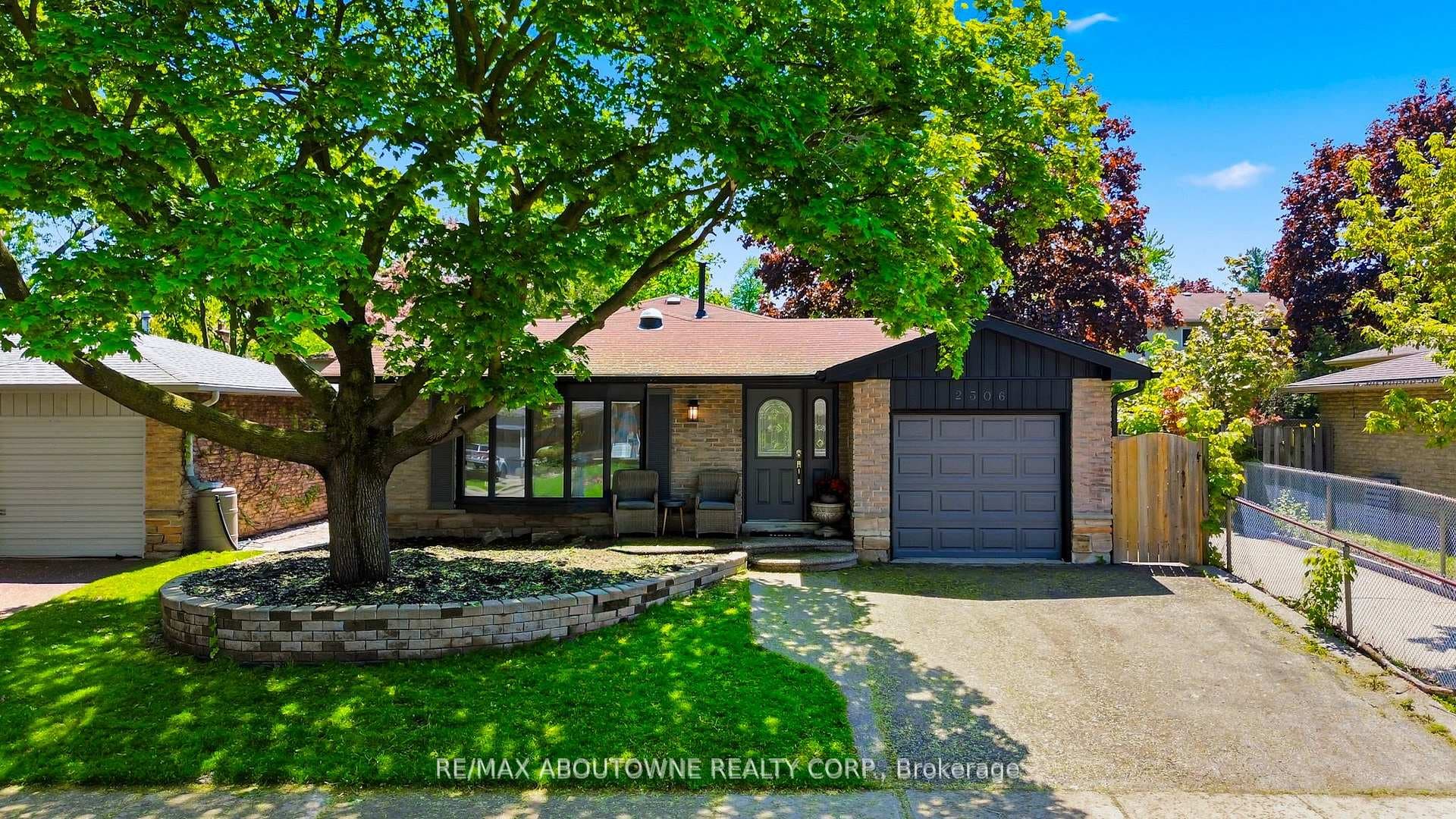 2306 Devon Road photo 1