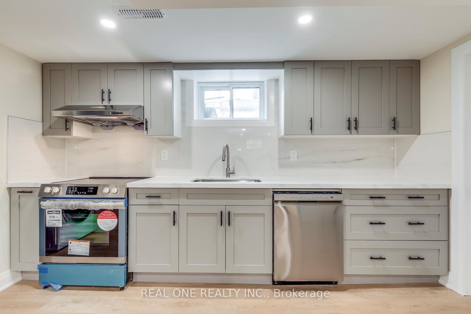 173 Hampton Heath Road Unit Bsmt photo 6