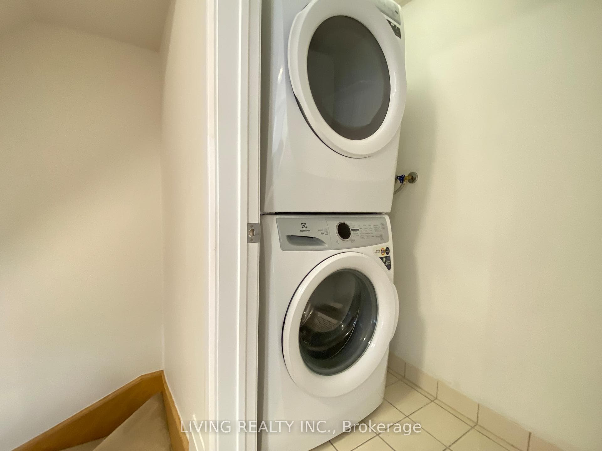 7 Oakburn Crescent Unit TH26 photo 34