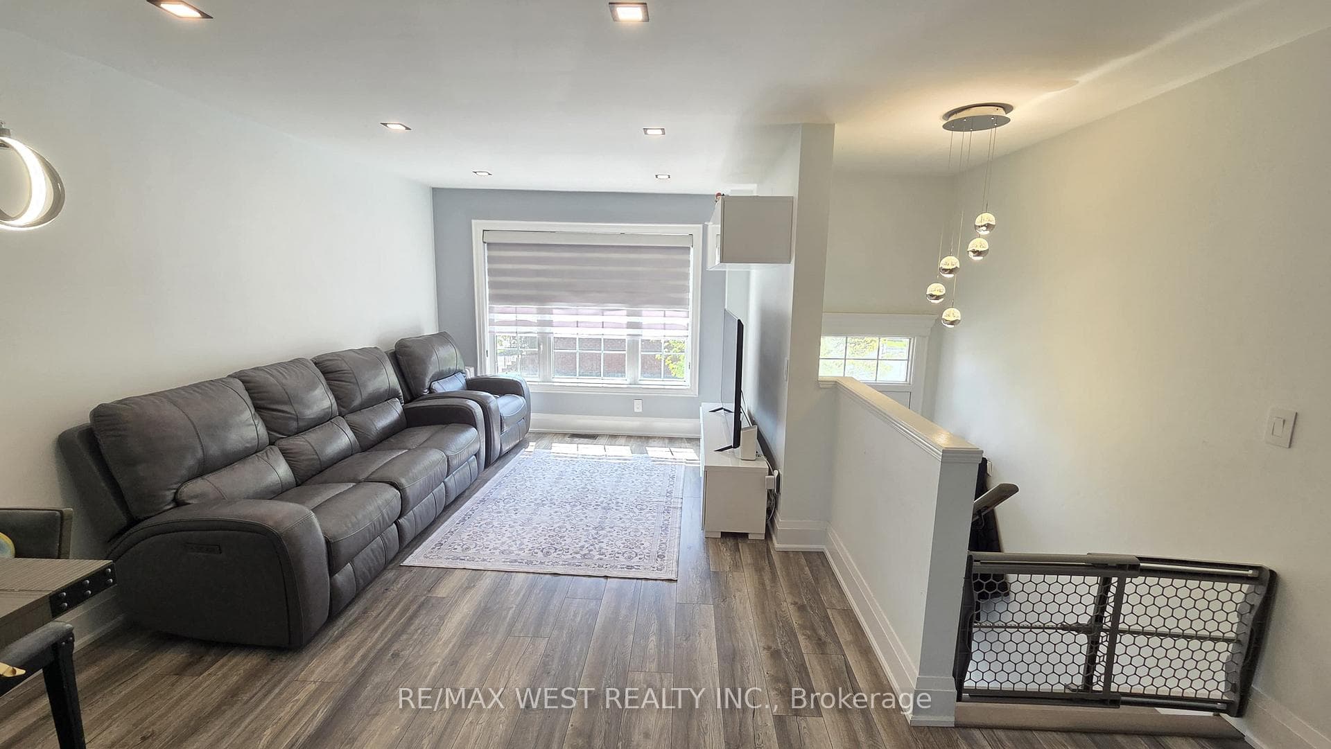 3020 Cedarglen Gate Unit 33 photo 2