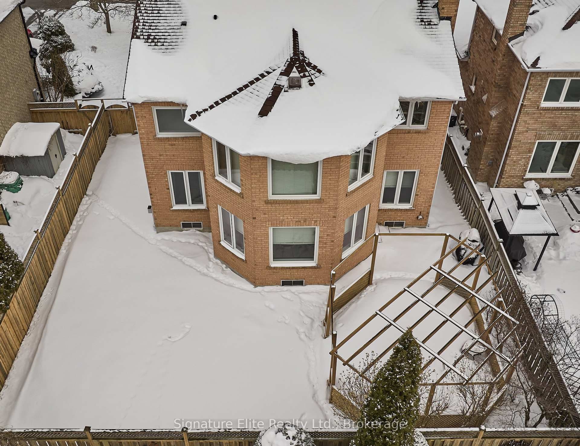 1022 Moorelands Crescent photo 14