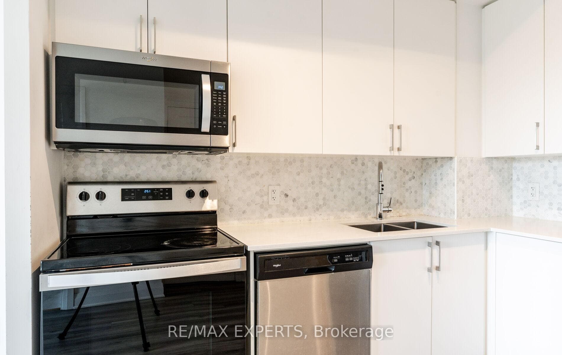 3220 Sheppard Avenue Unit 216 photo 14