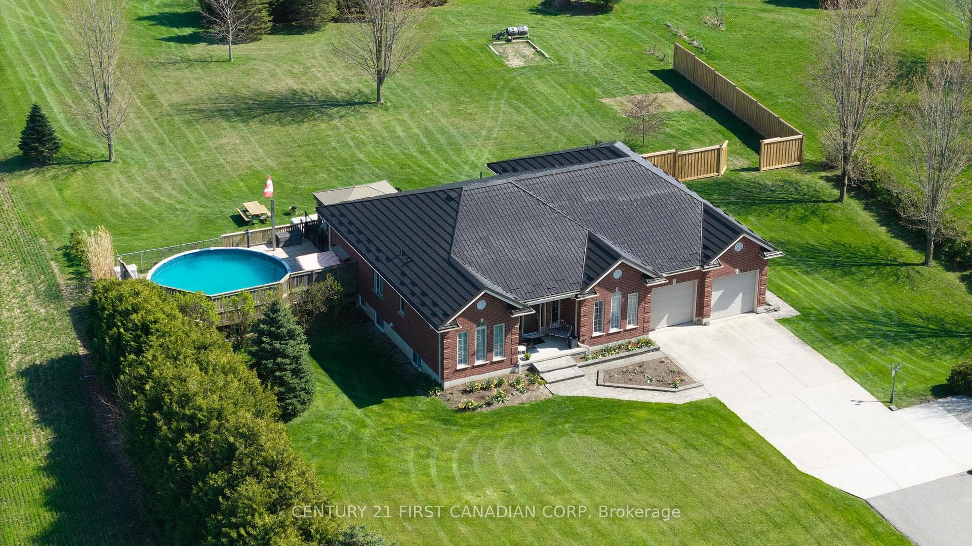 653 Peter Street photo 45