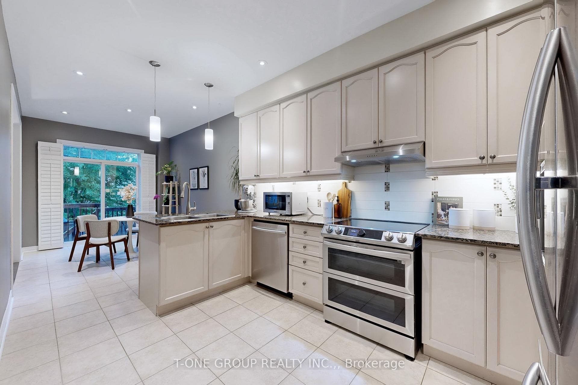 55 Princess Diana Drive photo 11