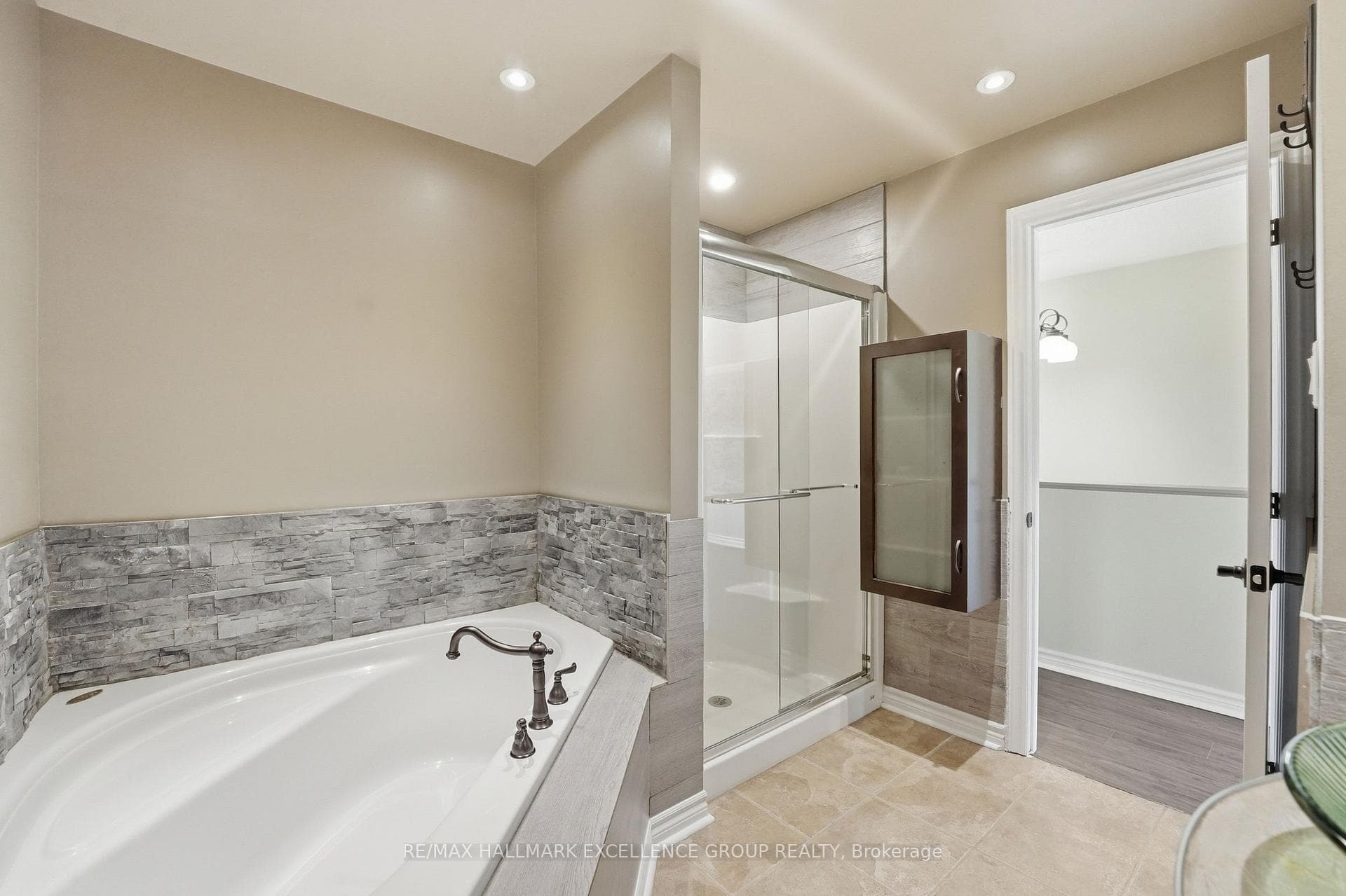 887 Nesting Way photo 34