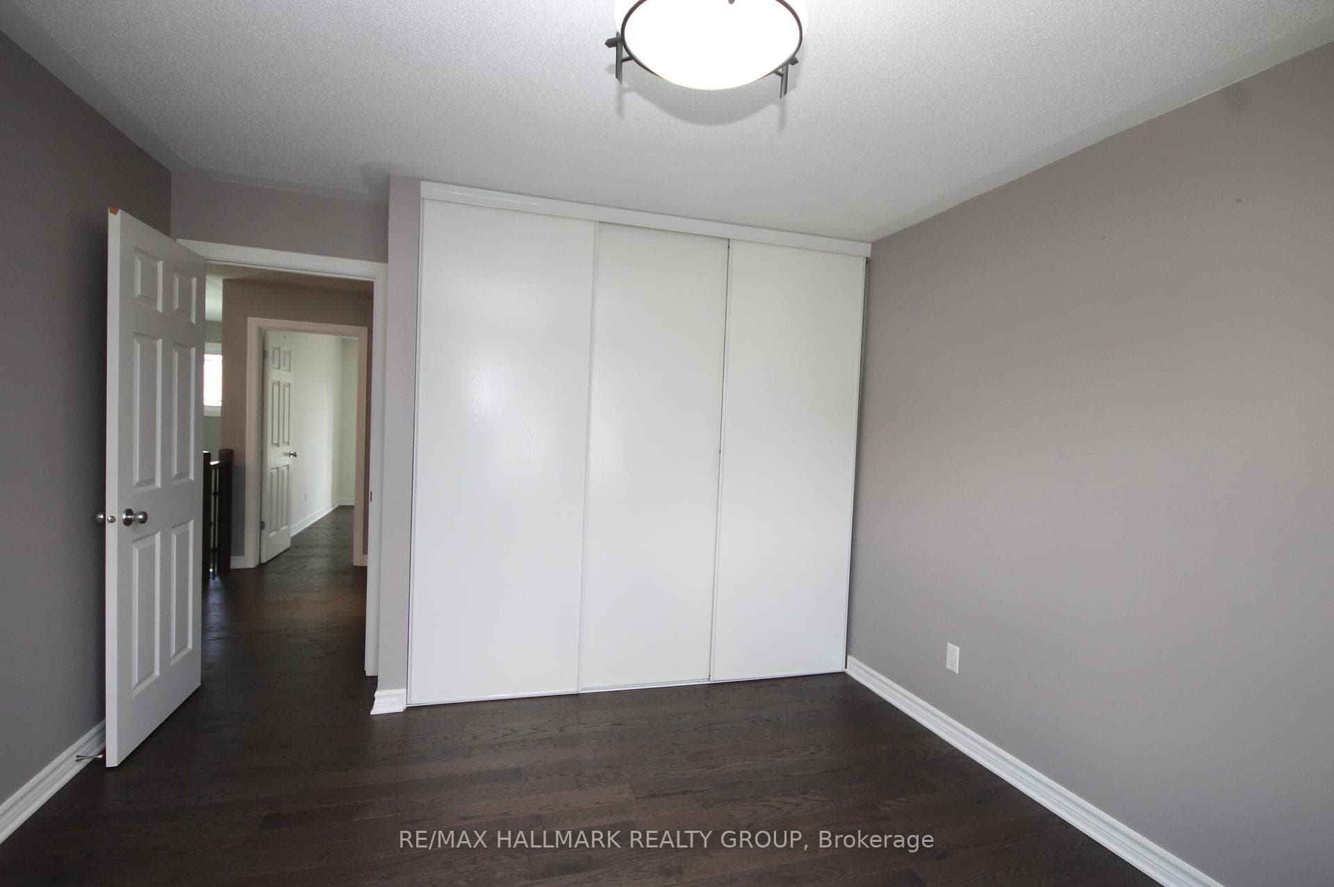 322 FAIRLAKES Way photo 33