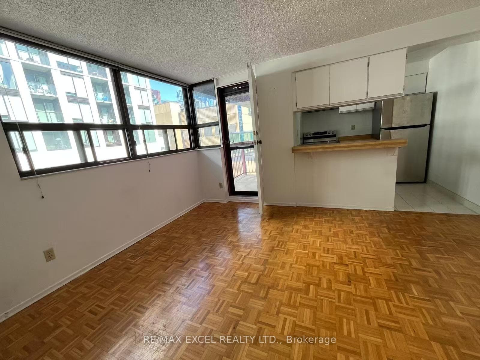 120 St Patrick Street Unit Ph1411 photo 6