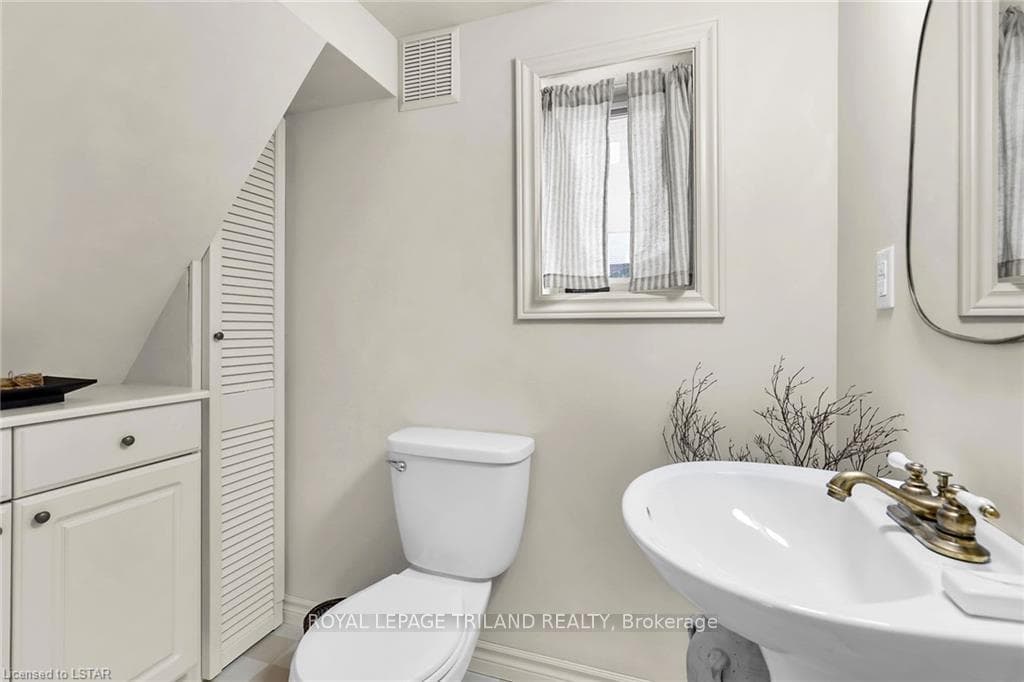 2541 COLTSFOOT Drive photo 27