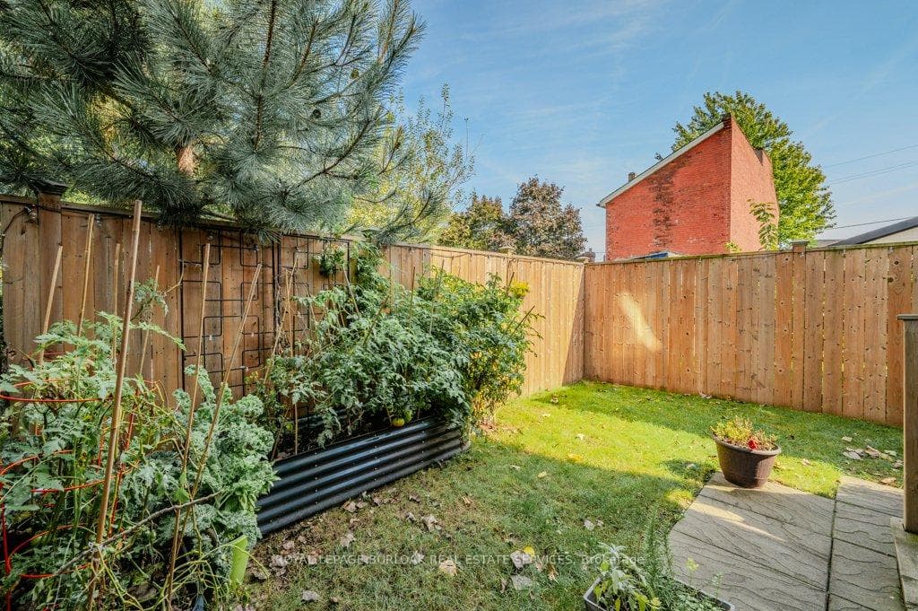 90 Peter Street photo 36