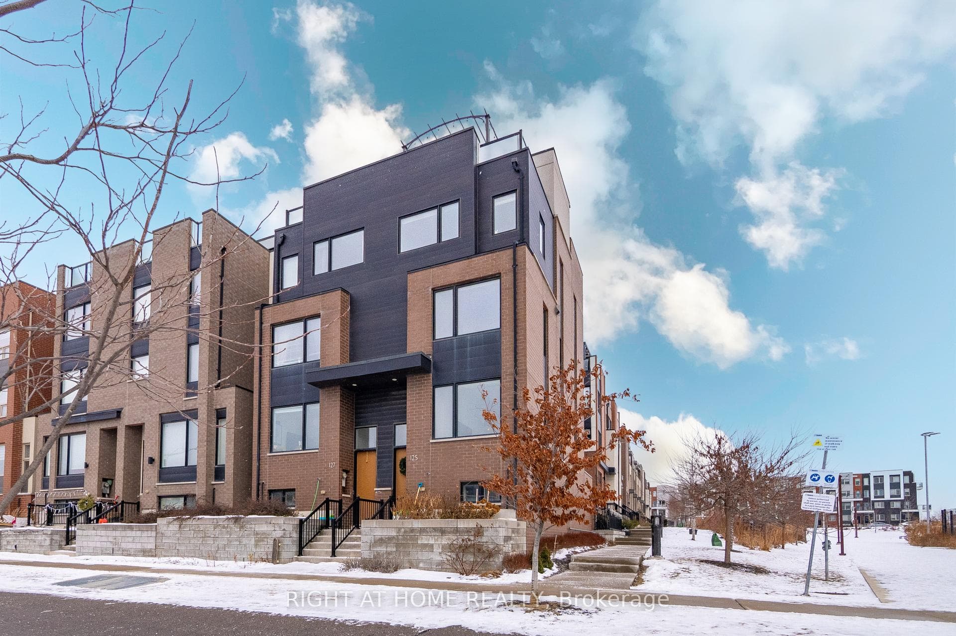125 Stanley Greene Boulevard photo 40