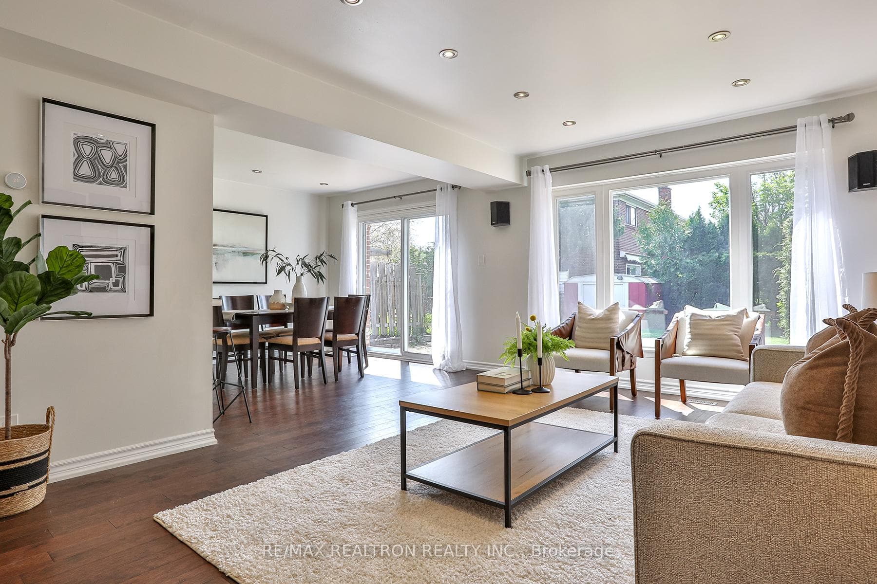 This a bright home would be an understatement
