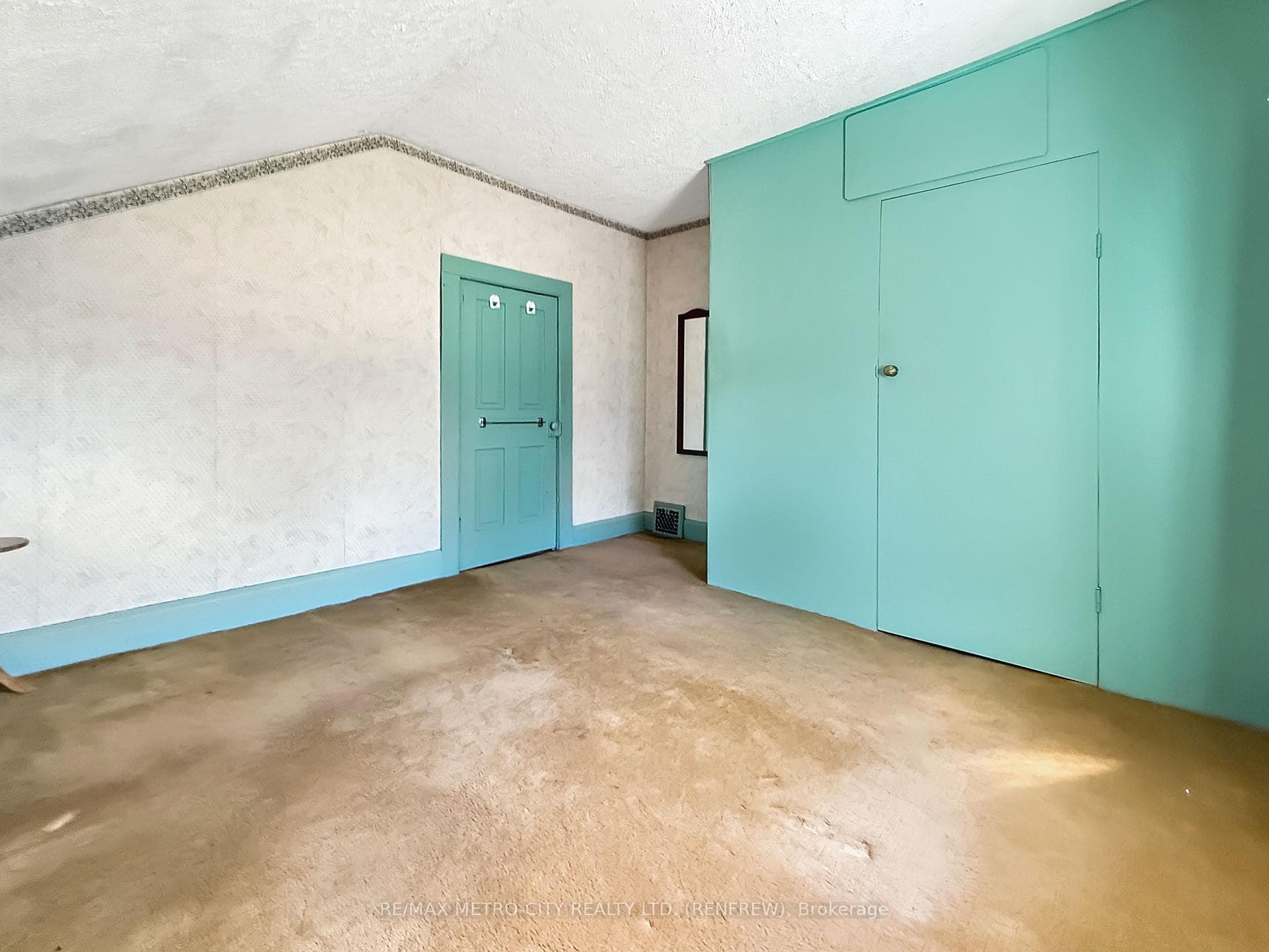 133 Hall Avenue photo 20