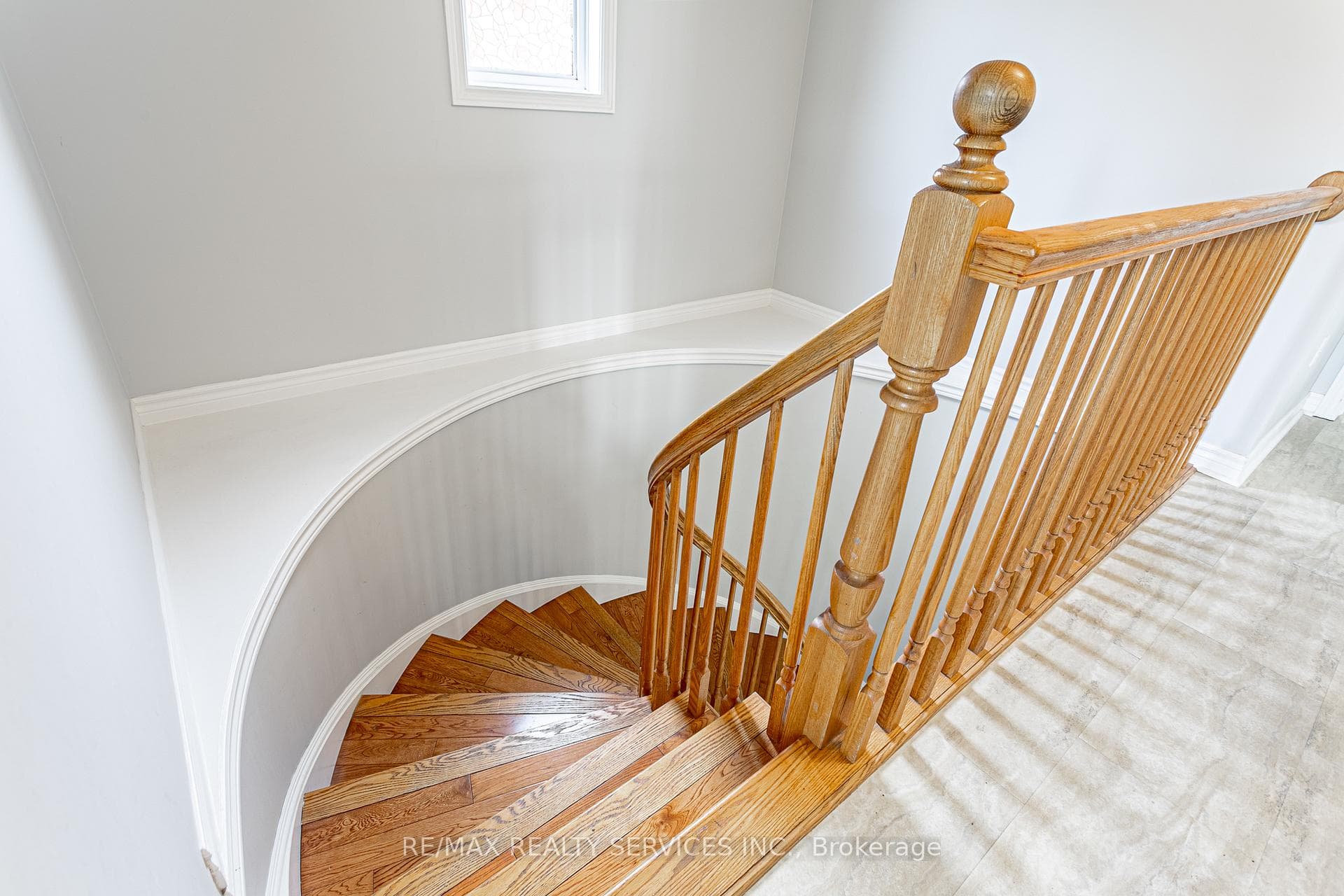 829 Oakcrossing Road photo 38