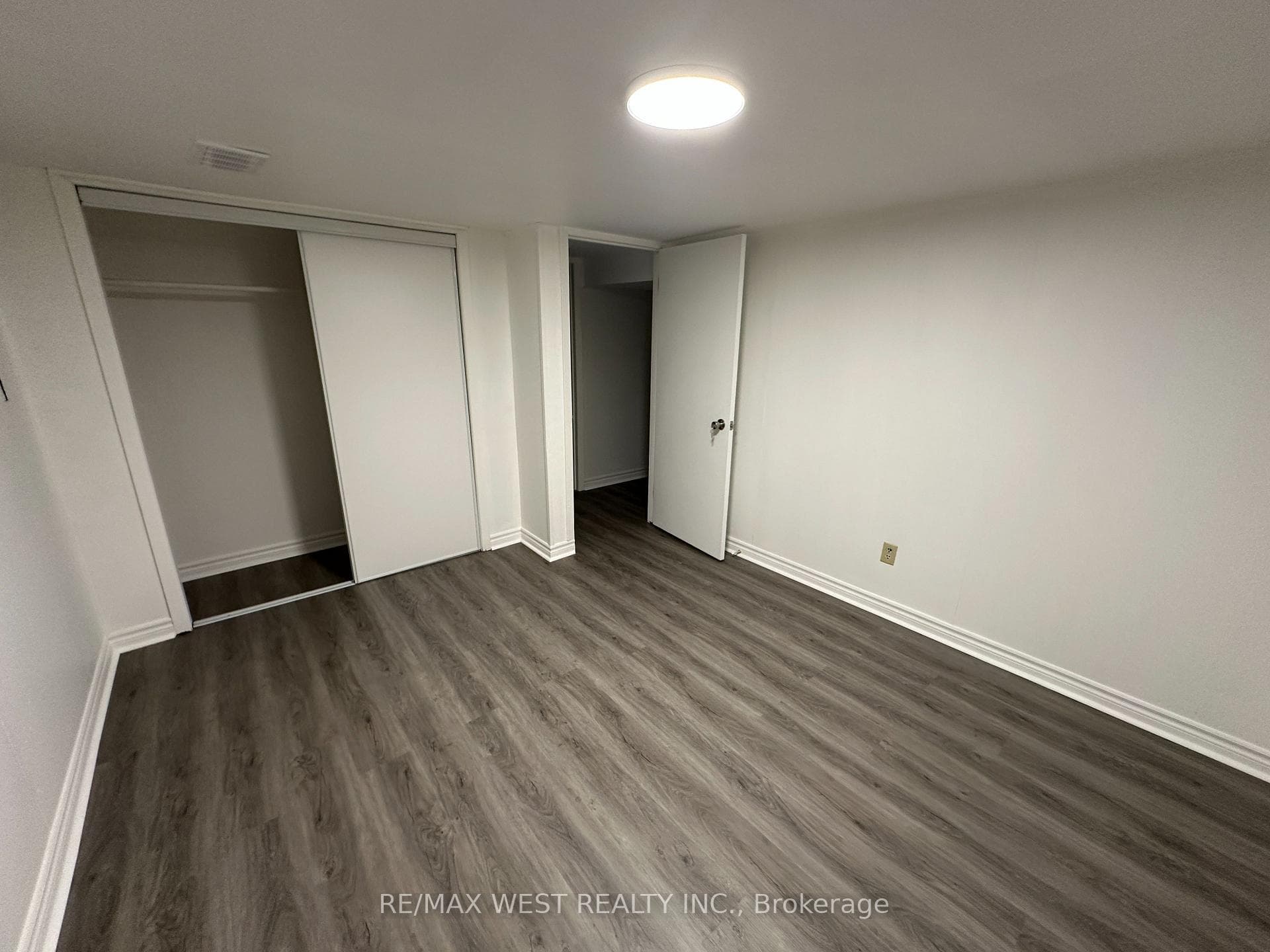 26 Walter Avenue Unit Lower photo 17