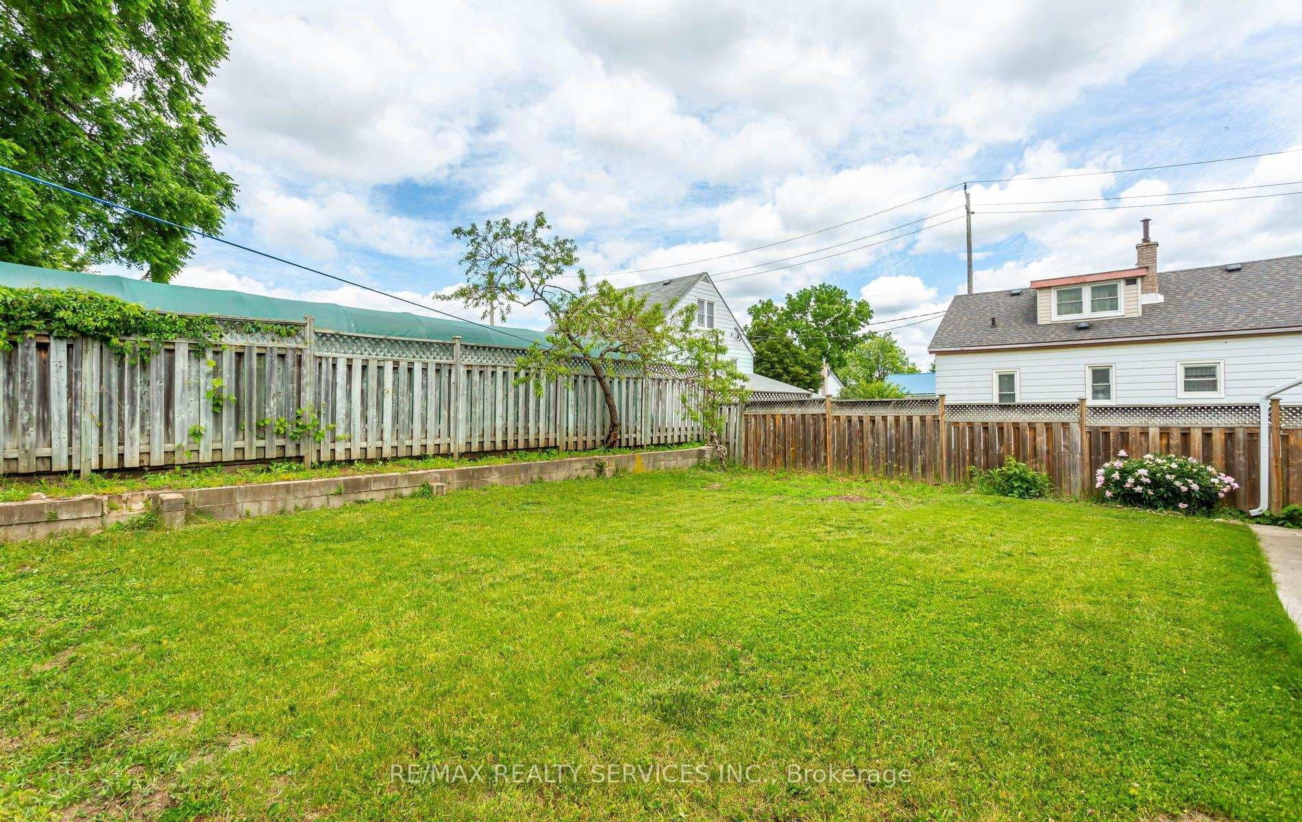 176 Samuelson Street photo 46